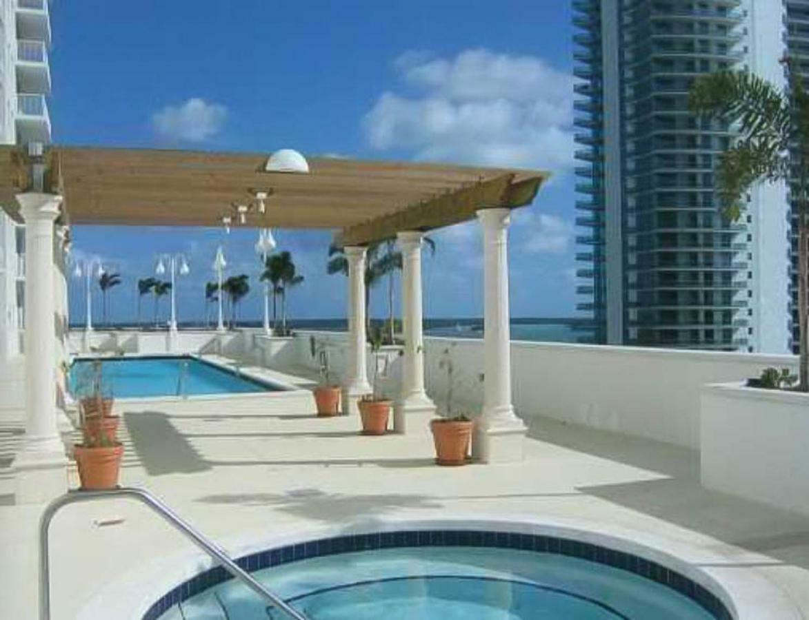 Top Stay Miami Blue Brickell Bagian luar foto